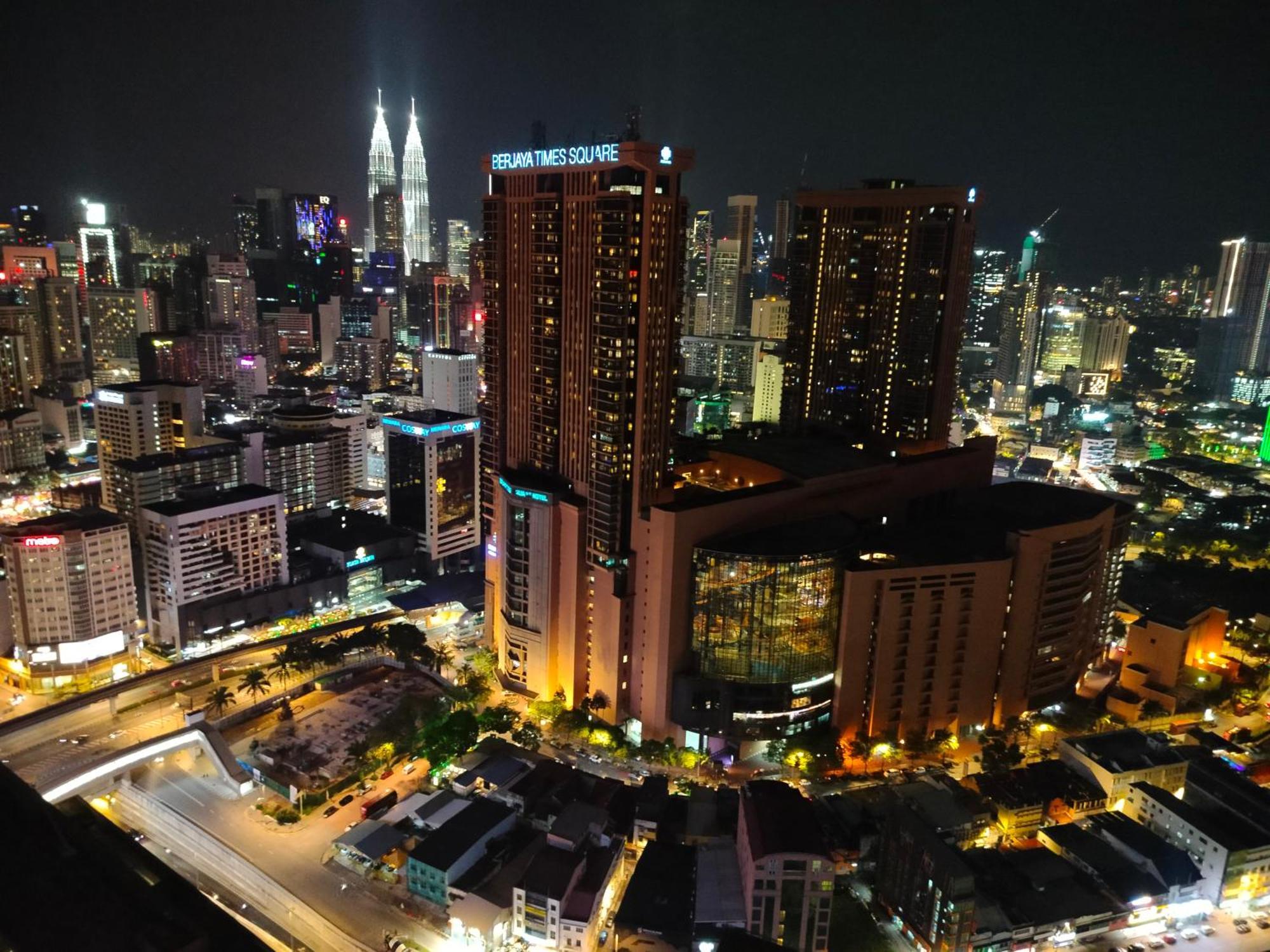 Lucentia Residence Has An Amazing Pool Kuala Lumpur Exteriér fotografie